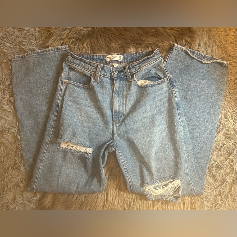 Abercrombie & Fitch The 90s Relaxed Jean High Rise